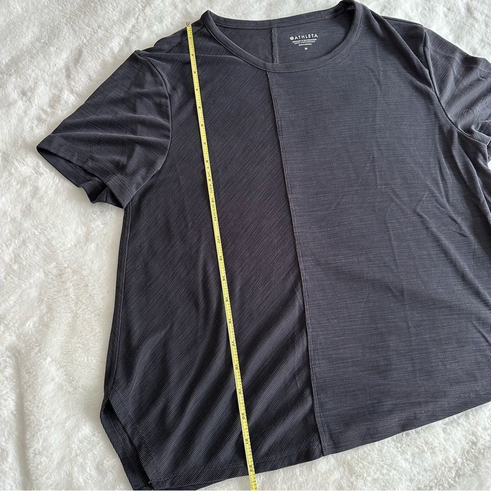 Athleta Women’s Asymmetrical Athletic T-Shirt Size Medium Gray - Picture 8 of 11